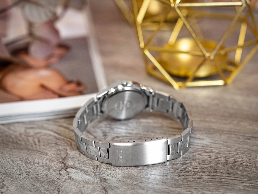 Zegarek damski Q&Q C215J204Y