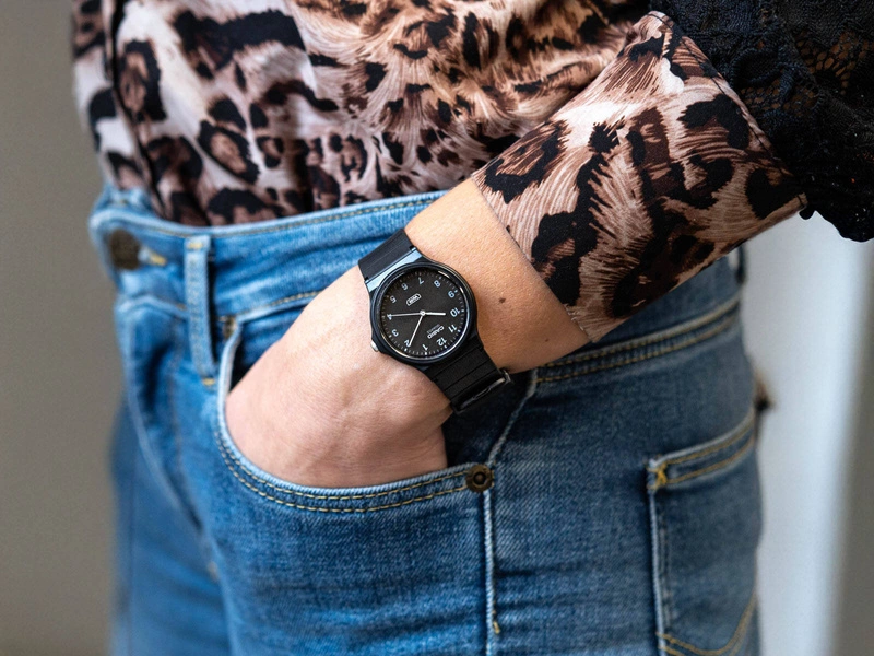 Zegarek damski CASIO MQ-24B-1BEF