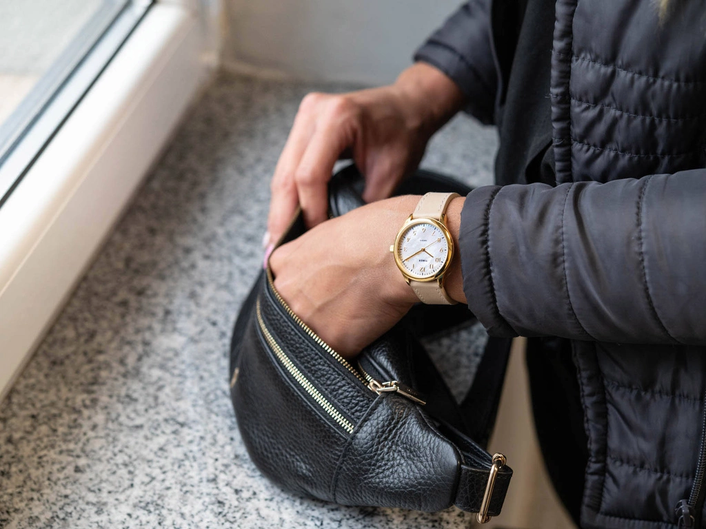 Zegarek damski TIMEX TW2W15800 Easy Reader