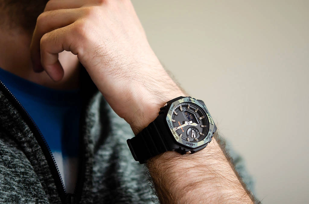 Zegarek męski CASIO G-SHOCK GA-2100SU-1AER Carbon Core Guard