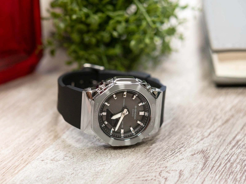 Zegarek damski CASIO G-SHOCK GM-S2110-1A1ER