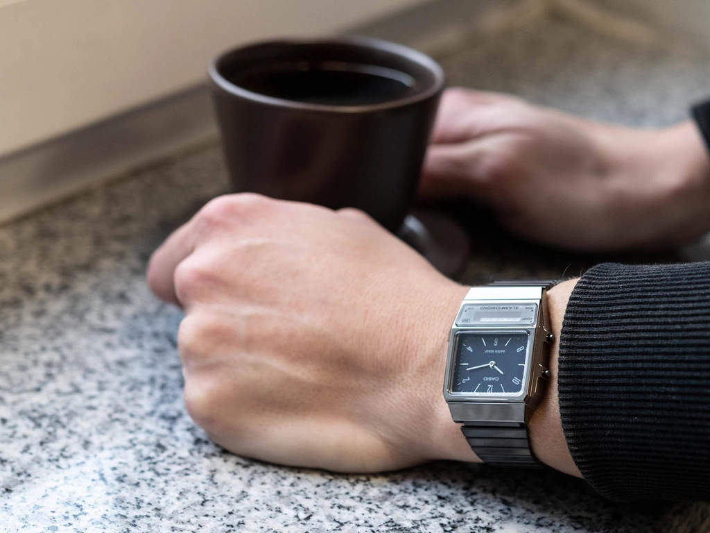 Zegarek damski CASIO AQ-800EB-2AEF