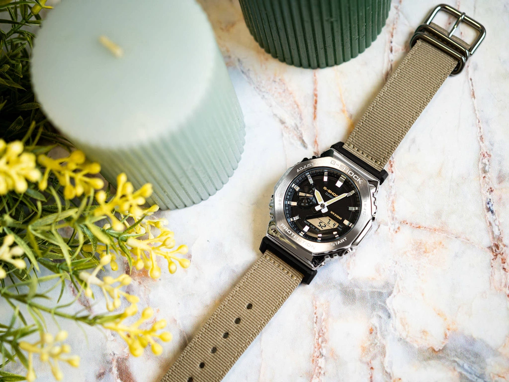 Zegarek męski CASIO G-SHOCK GM-2100C-5AER Metal Covered