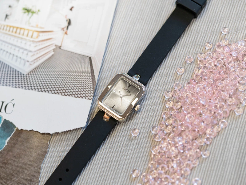 Zegarek damski GUESS GW0926L1 Isla