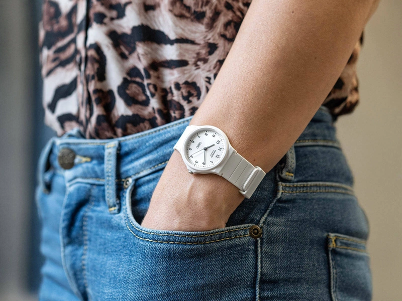 Zegarek damski CASIO MQ-24B-7BEF