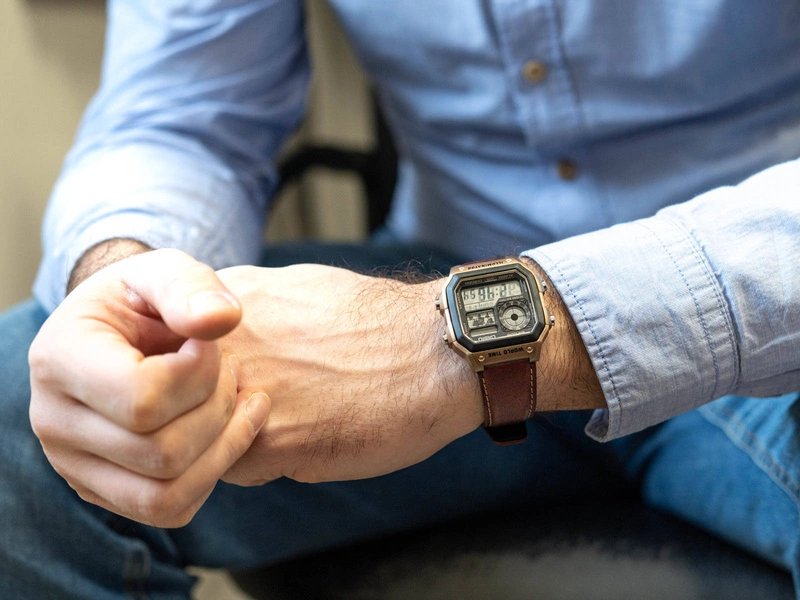 Zegarek męski CASIO AE-1200WHL-5AVEF