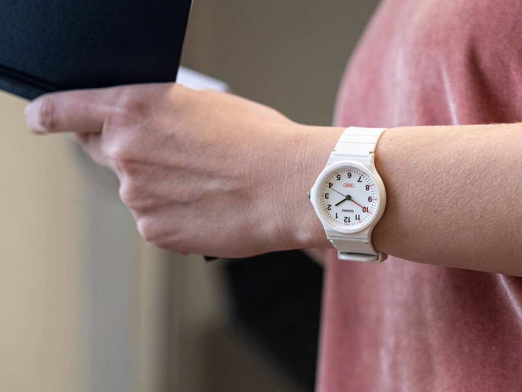 Zegarek damski CASIO LQ-24B-7BEF