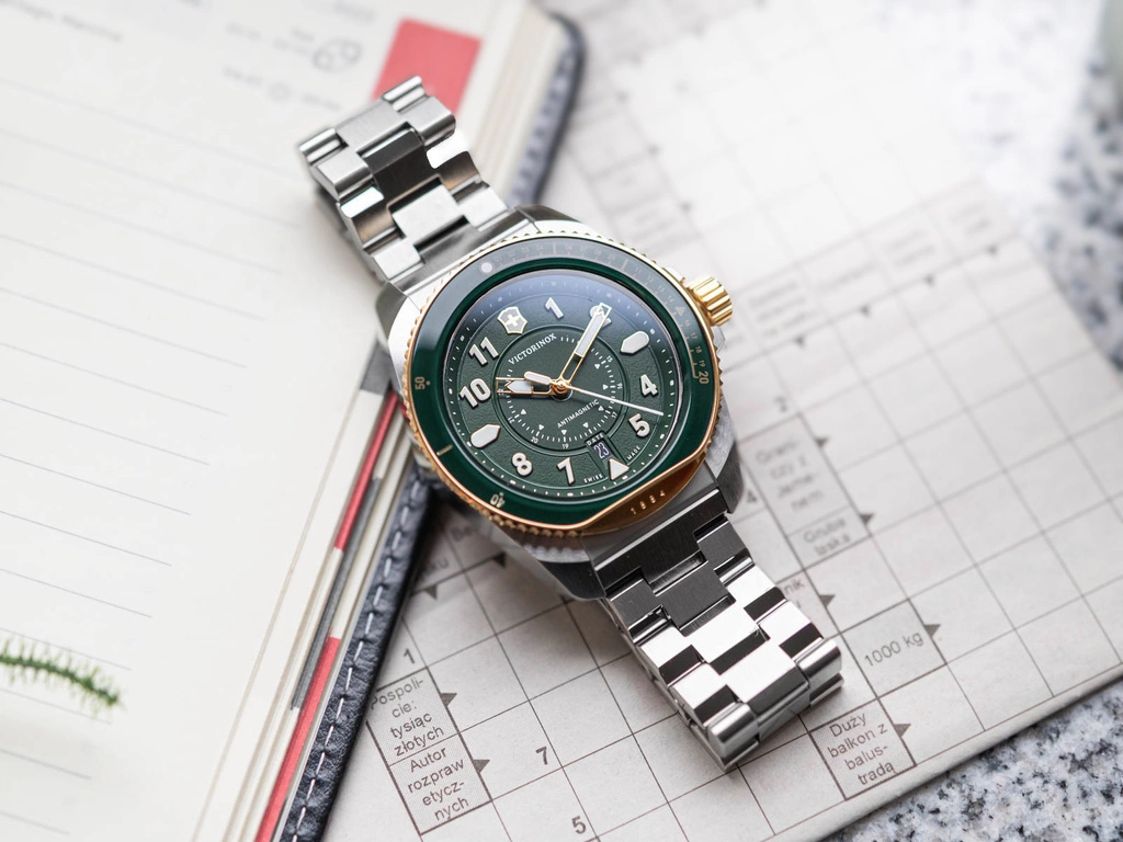 Zegarek męski Victorinox 242012 Journey 1884