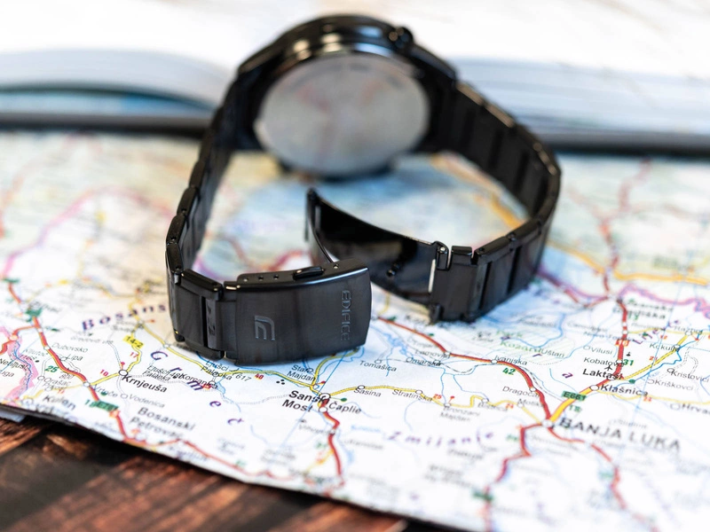 Zegarek męski CASIO Edifice ECB-30DC-1AEF-OUTLET