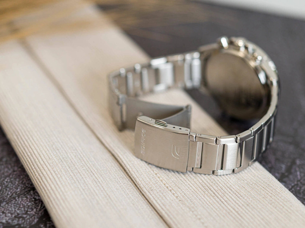 Zegarek męski CASIO Edifice ECB-30D-1AEF