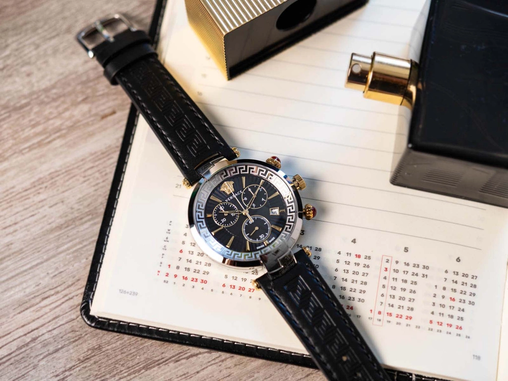 Zegarek damski Versace VE2M00121 Revive Chrono