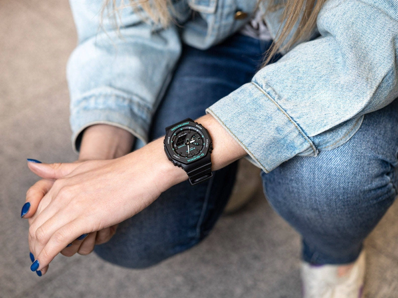 Zegarek damski CASIO G-SHOCK GMA-S2100GA-1AER Carbon Core Guard