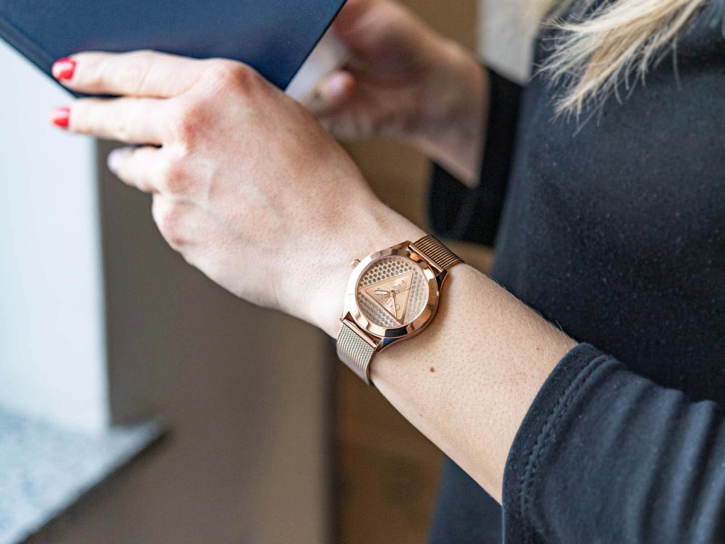 Zegarek damski GUESS GW0835L3 Glitz Plaque