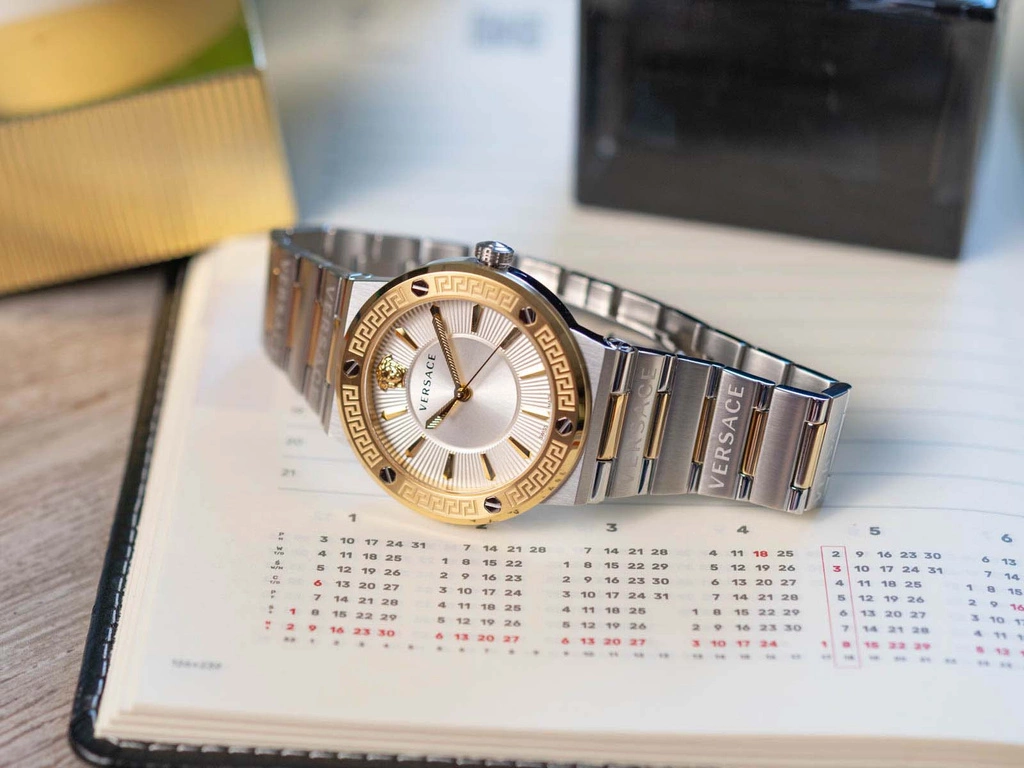 Zegarek damski VERSACE VEVH00620 Greca Logo