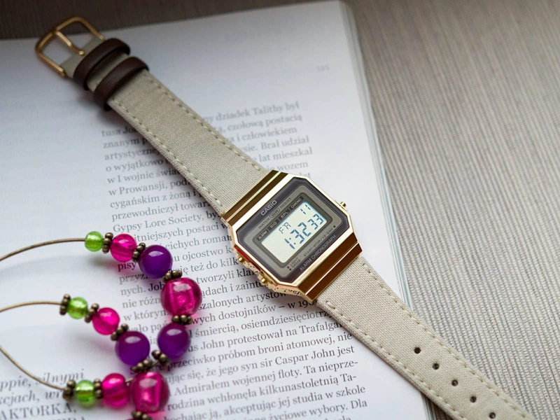 Zegarek damski CASIO A700WEGL-7AEF Vintage