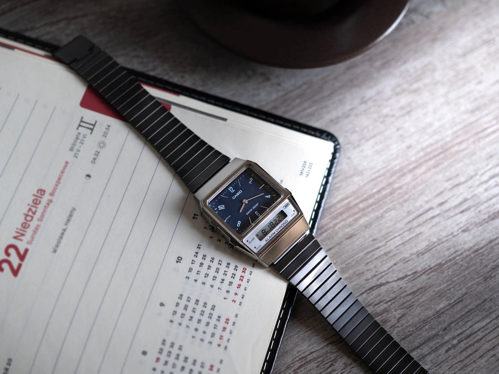 Zegarek damski CASIO AQ-800EB-2AEF