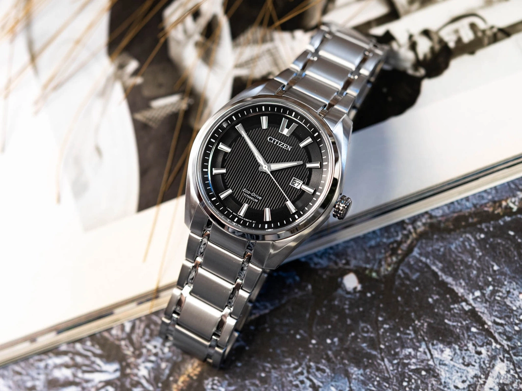 Zegarek męski Citizen AW1240-57E Eco-Drive Super Titanium