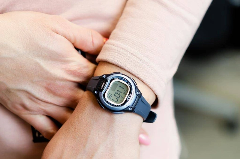 Zegarek damski CASIO LW-203-2AVEF