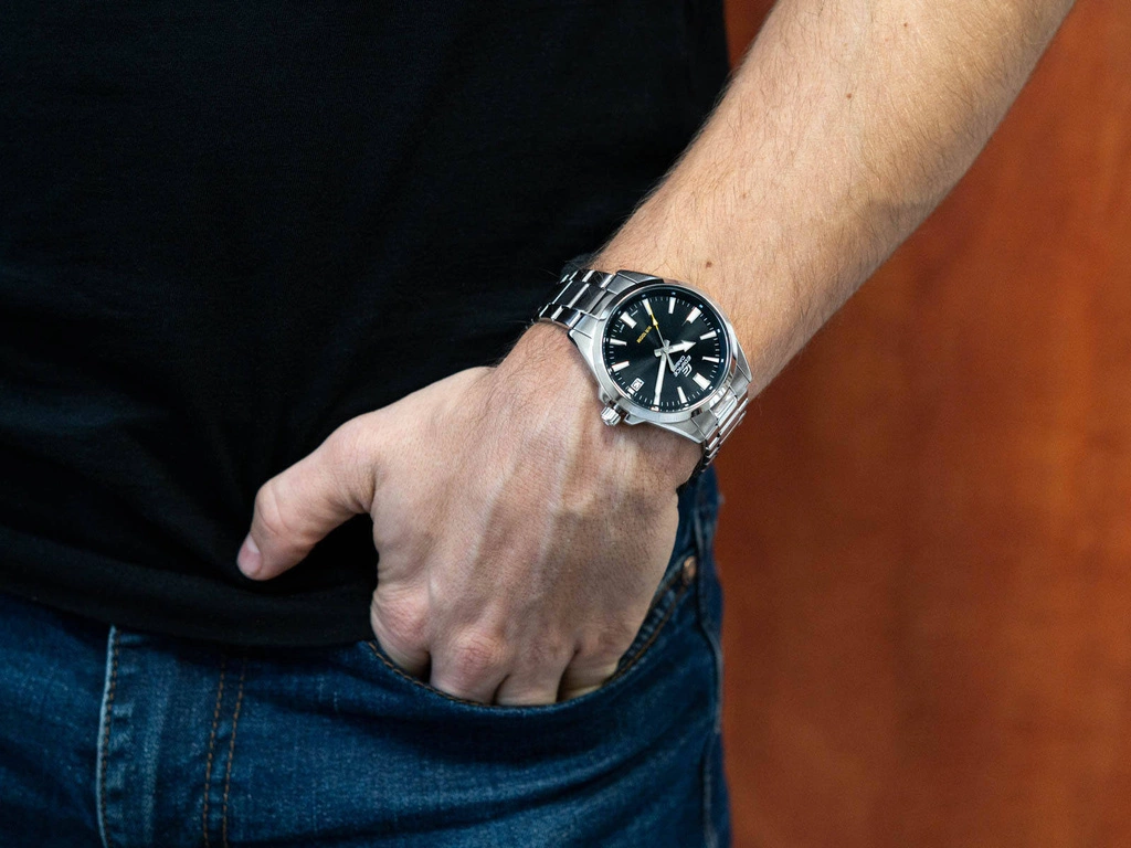 Zegarek męski CASIO Edifice EFV-100D-1AVUEF