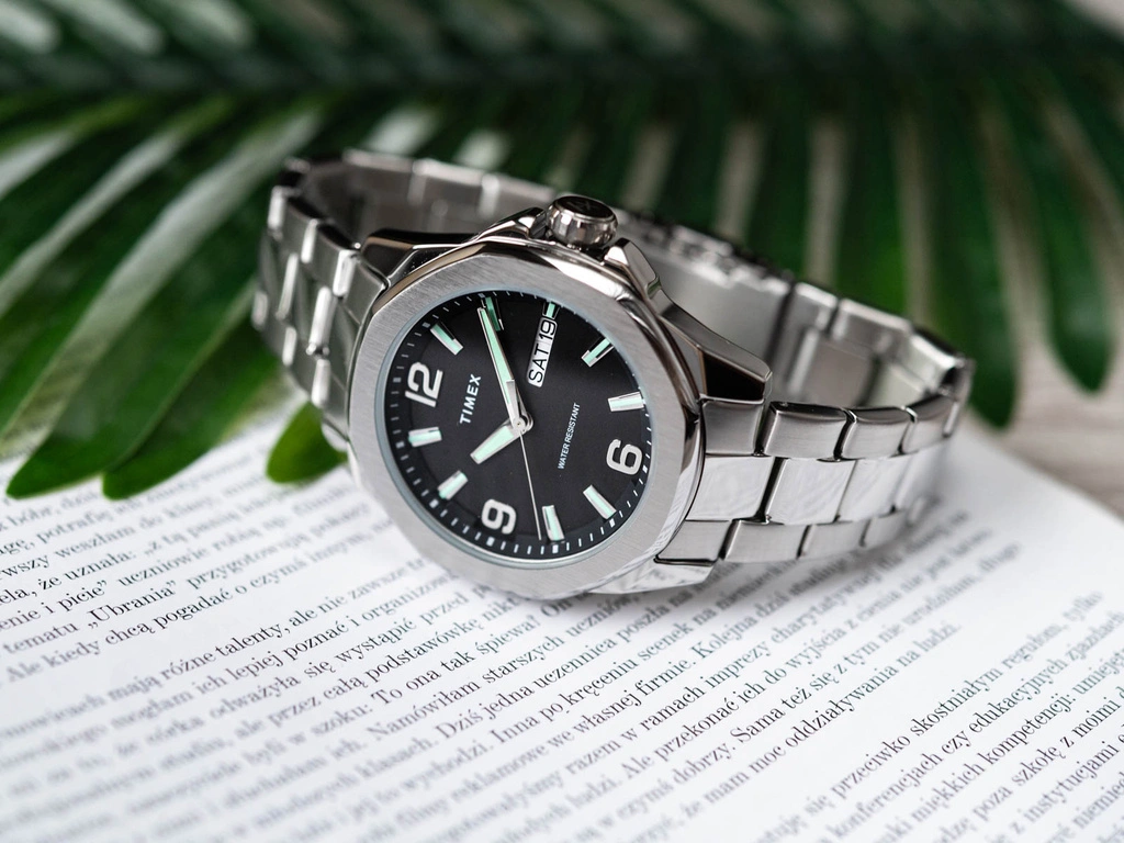 Zegarek męski TIMEX TW2W92700 Essex Day & Date