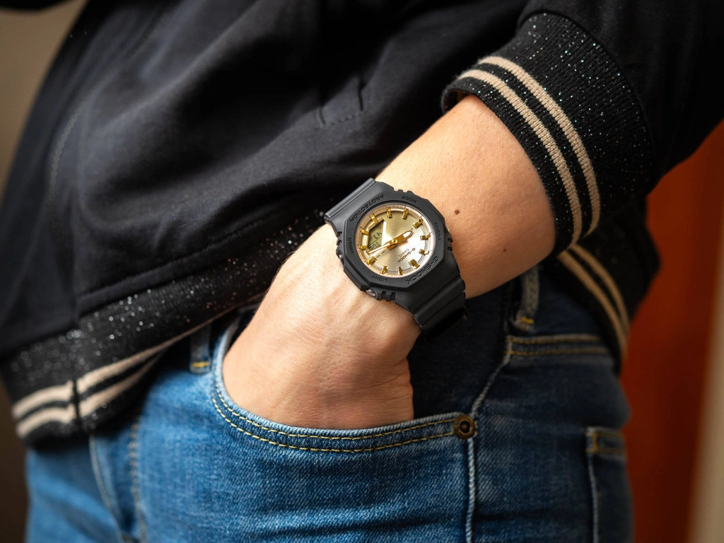 Zegarek damski CASIO G-SHOCK GMA-P2100SG-1AER Soak Up The Shimmer