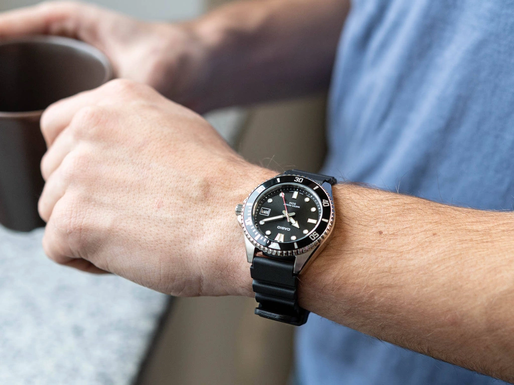 Zegarek męski CASIO MDV-10-1A1VEF