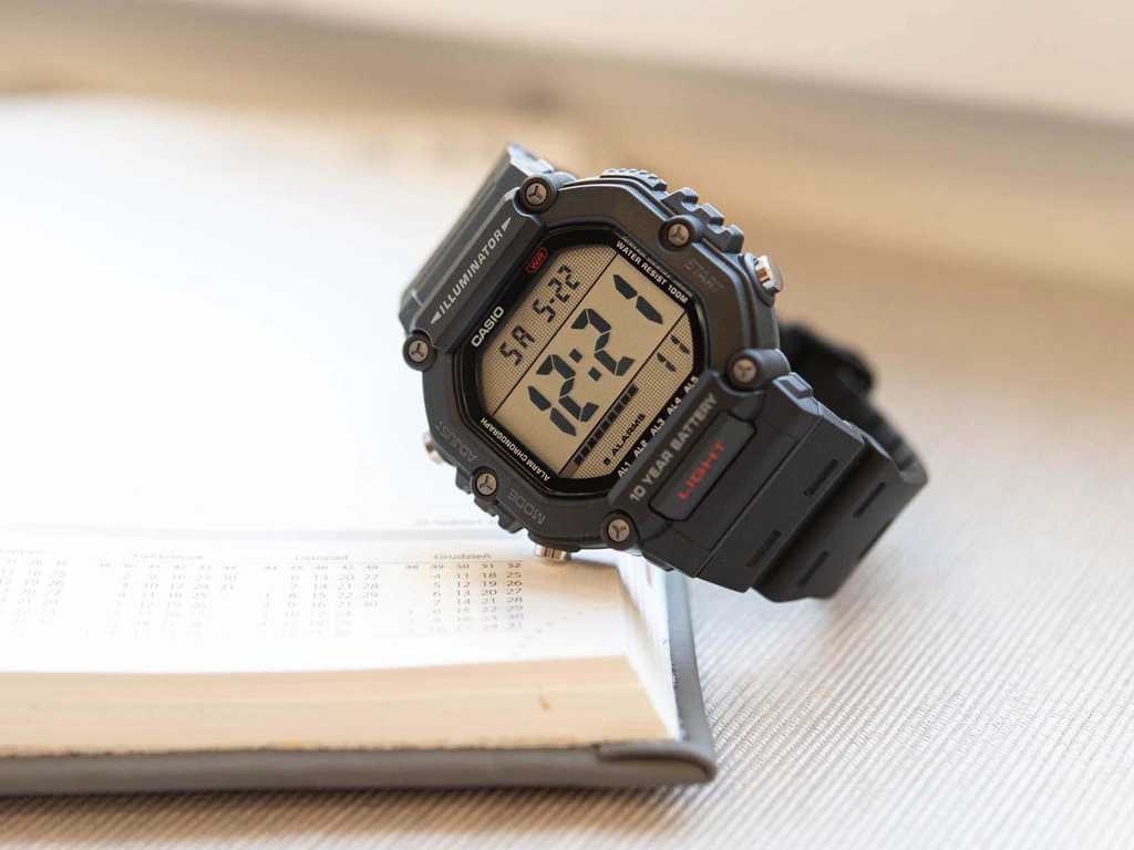 Zegarek męski CASIO AE-1600H-1AVEF
