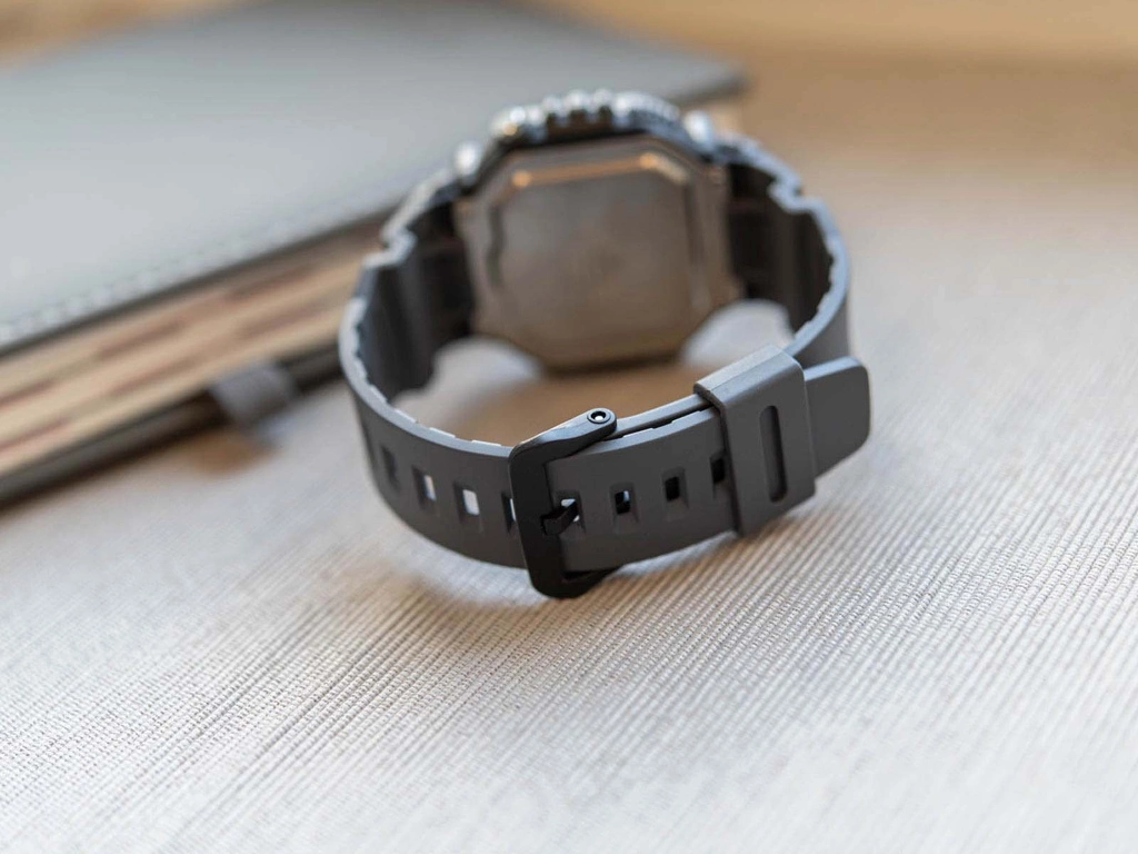 Zegarek męski CASIO AE-1600H-8BVEF