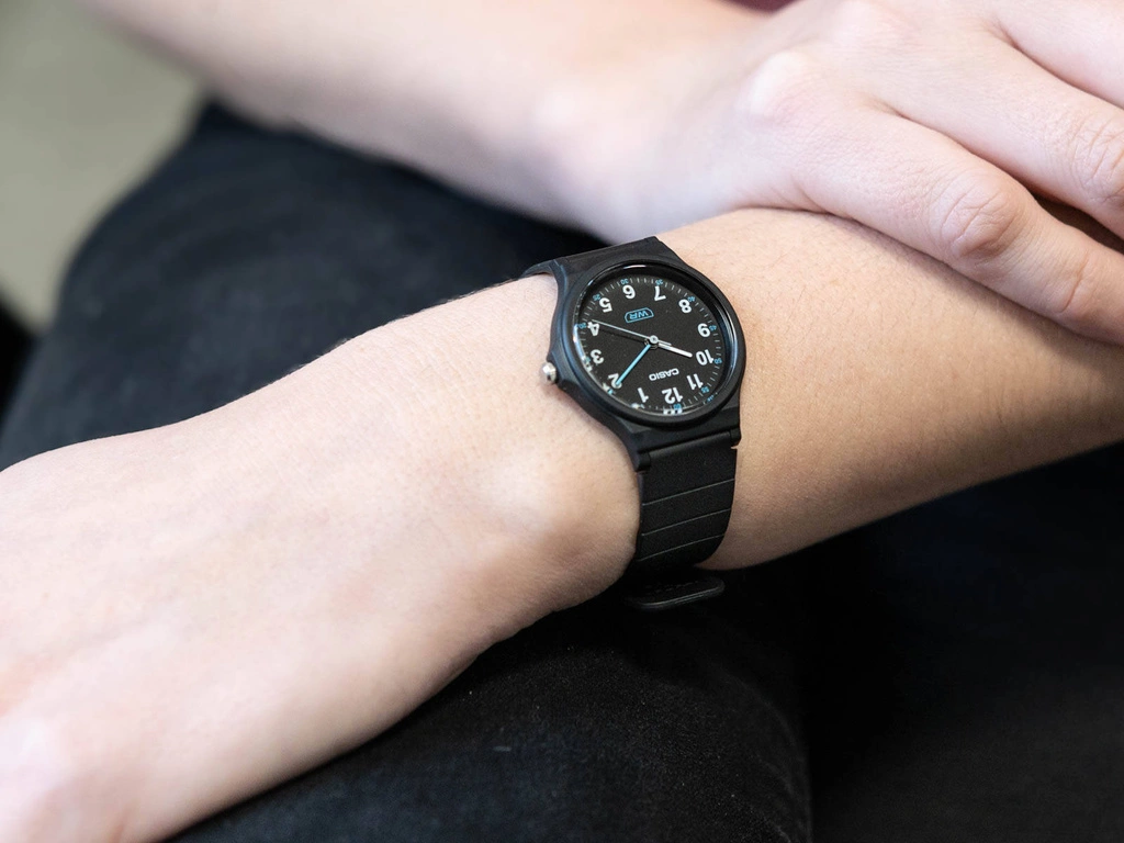 Zegarek damski CASIO LQ-24B-1BEF