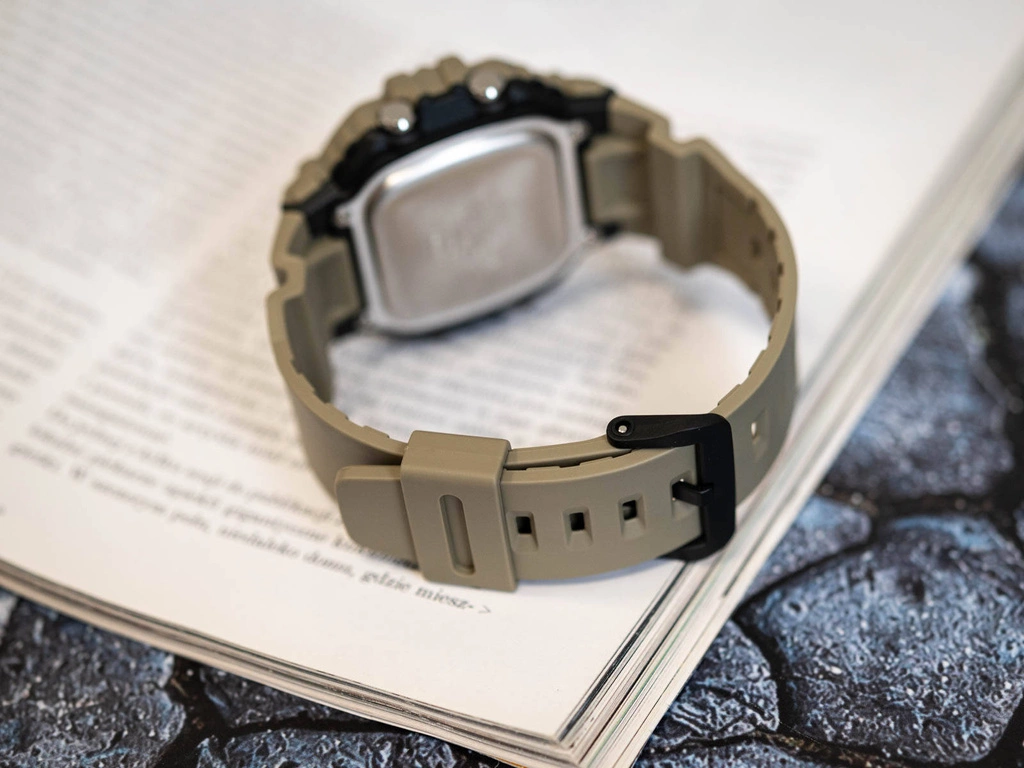 Zegarek męski CASIO WS-1700H-5AVEF