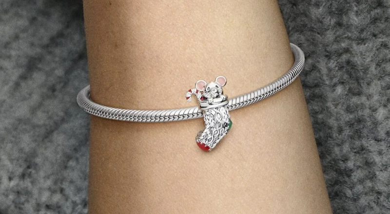 Charms Pandora Świąteczna myszka i skarpeta 792366C01