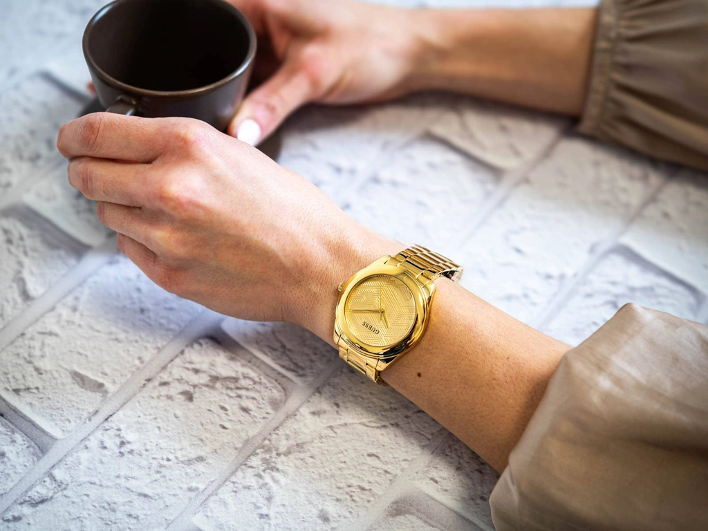 Zegarek damski GUESS Cubed GW0606L2