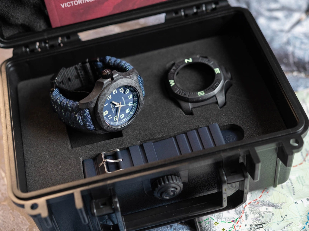 Zegarek męski Victorinox 241860 INOX Carbon