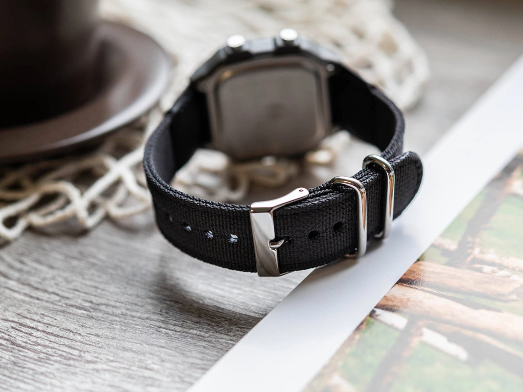 Zegarek męski CASIO AE-1200WHUB-8AVEF