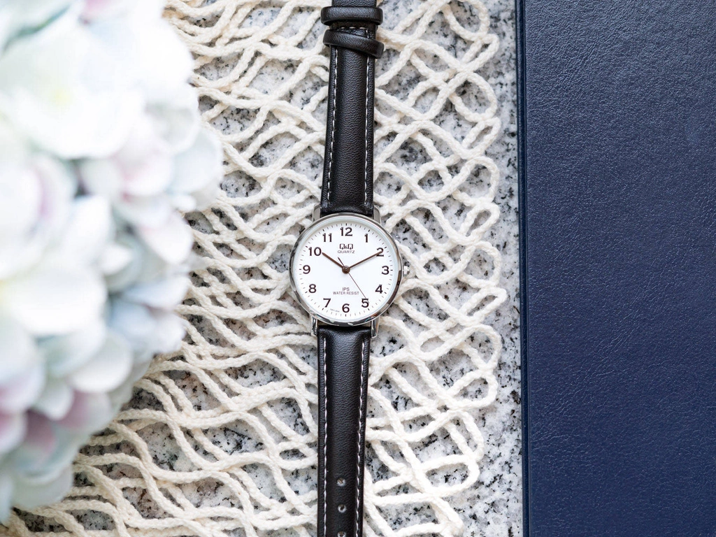 Zegarek damski Q&Q QZ01J304Y