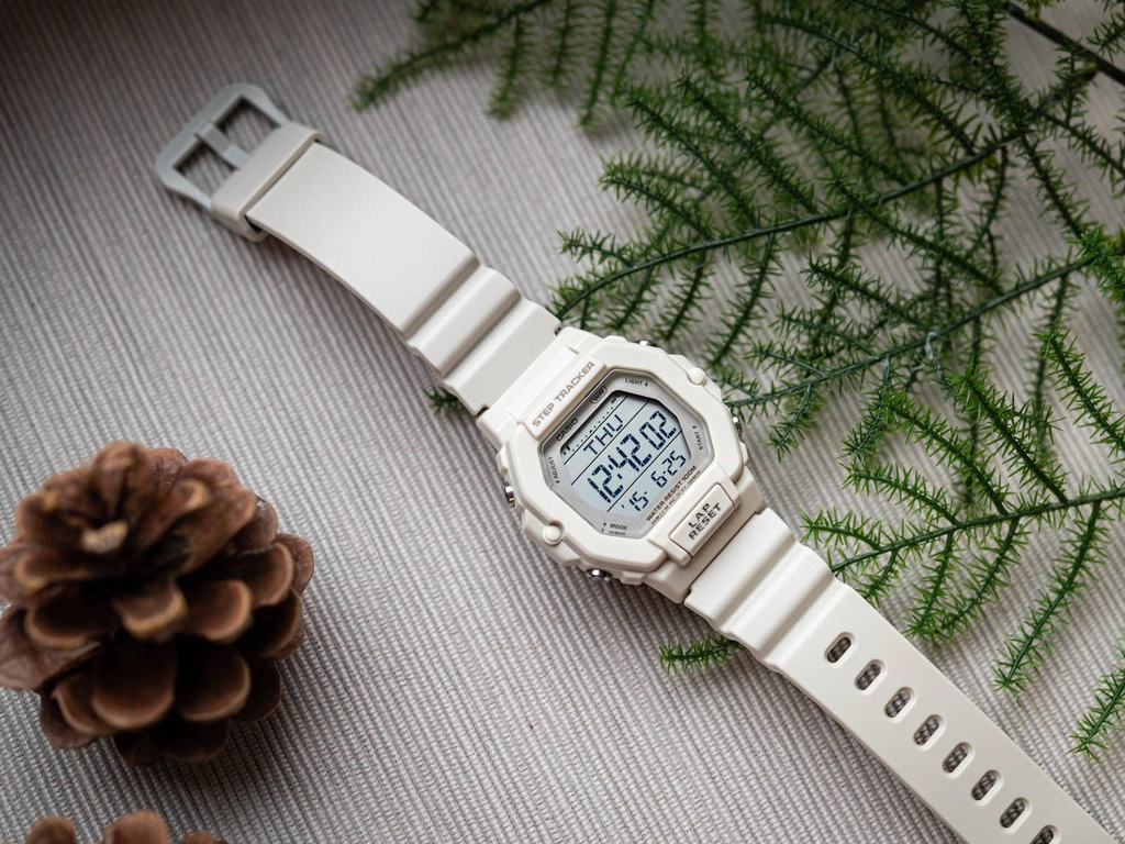 Zegarek damski CASIO LWS-2200H-8AVEF