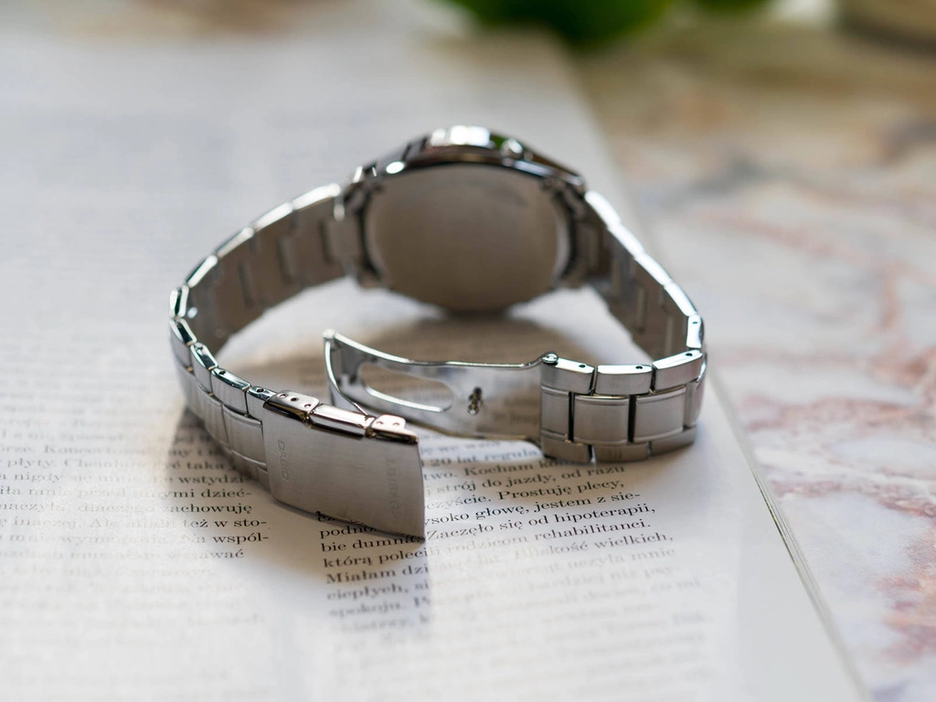 Zegarek męski CASIO LCW-M100DSE-2AER Lineage-OUTLET