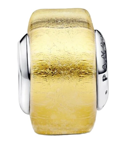 Charms Pandora mały ze złotego szkła Murano 793353C00