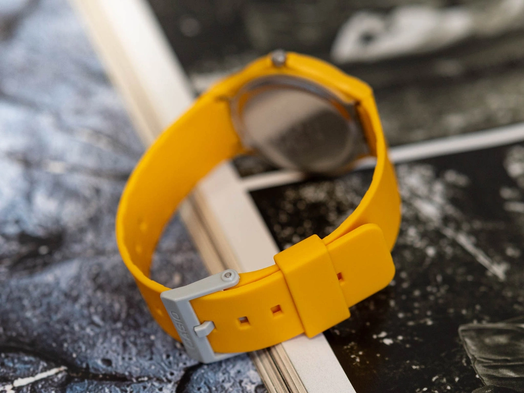 Zegarek damski CASIO MQ-24B-9BEF