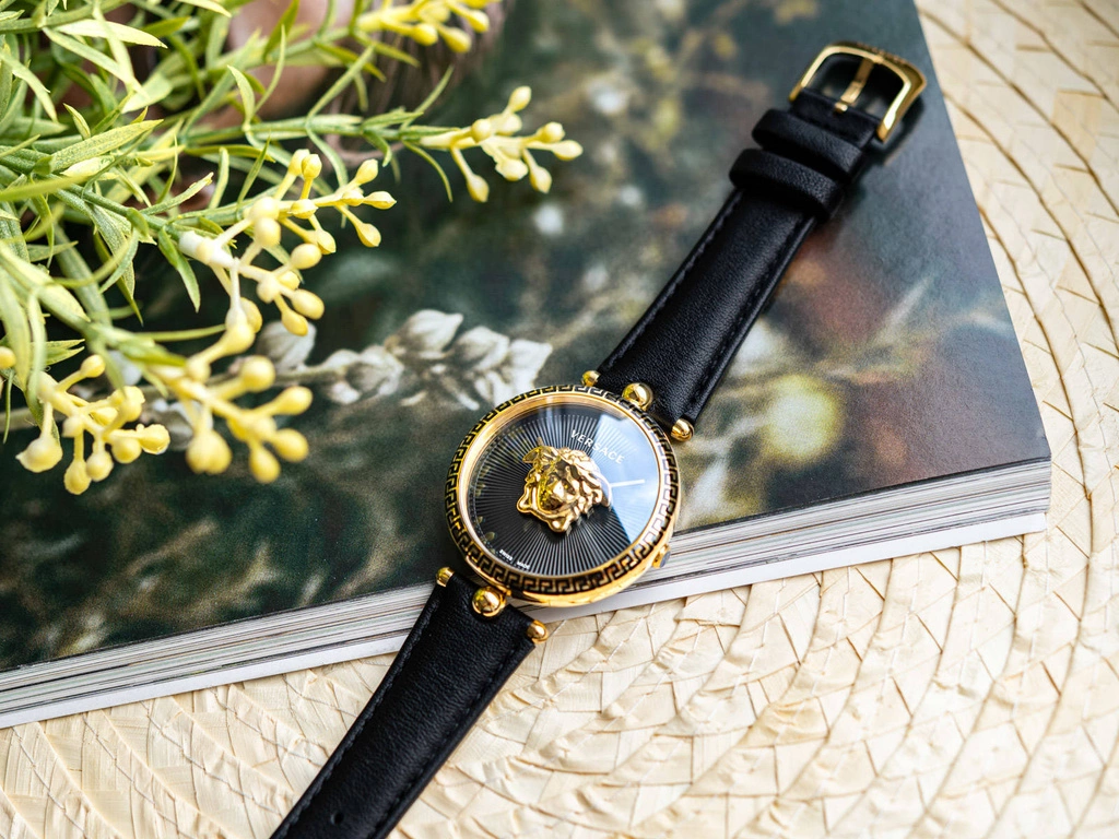 Zegarek damski VERSACE VECO01922 Palazzo