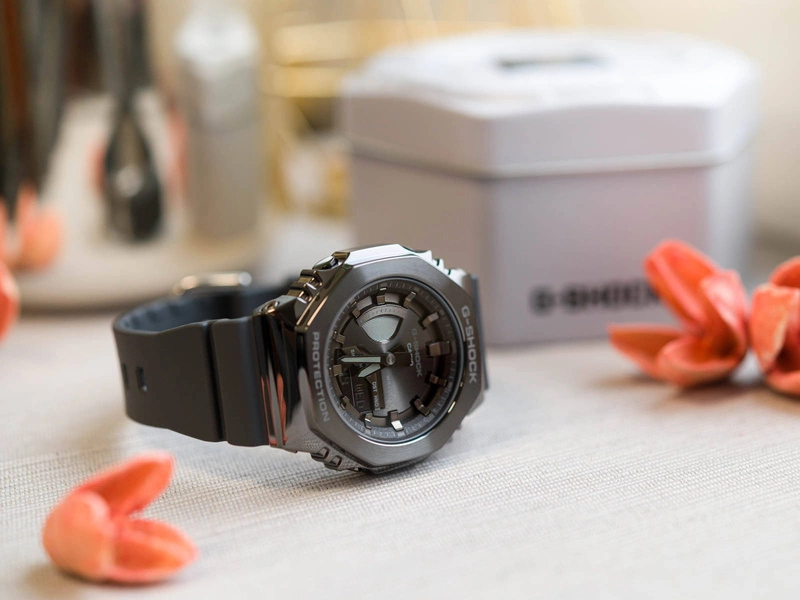 Zegarek damski CASIO G-SHOCK GM-S2100B-8AER Metal Covered