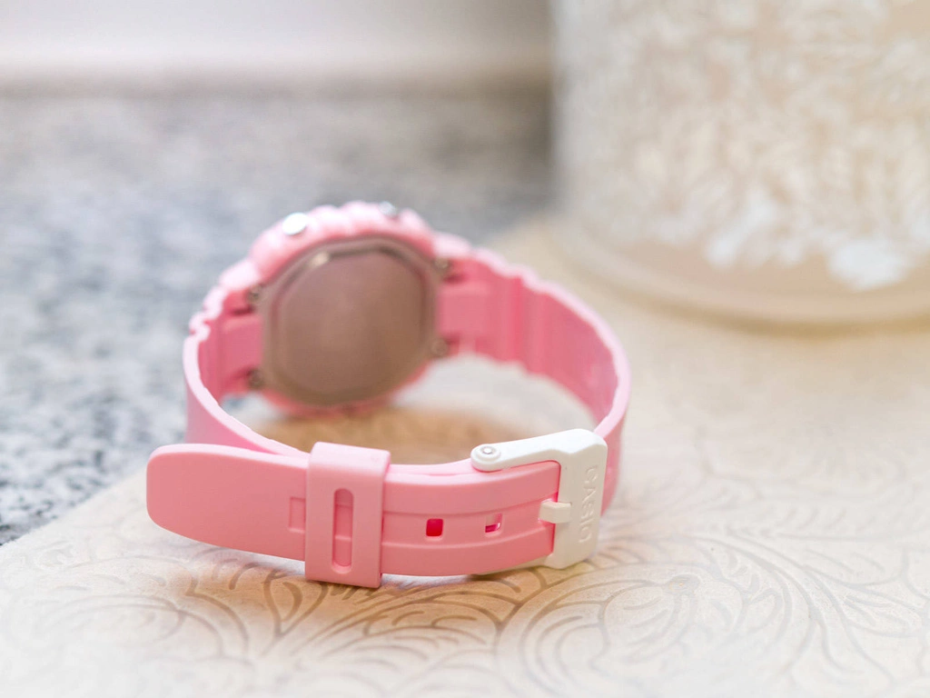 Zegarek damski CASIO LA-20WH-4A1EF