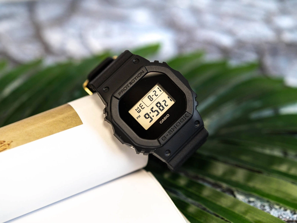 Zegarek męski CASIO G-SHOCK DWE-5657RE-1ER G-Shock 40th Anniversary