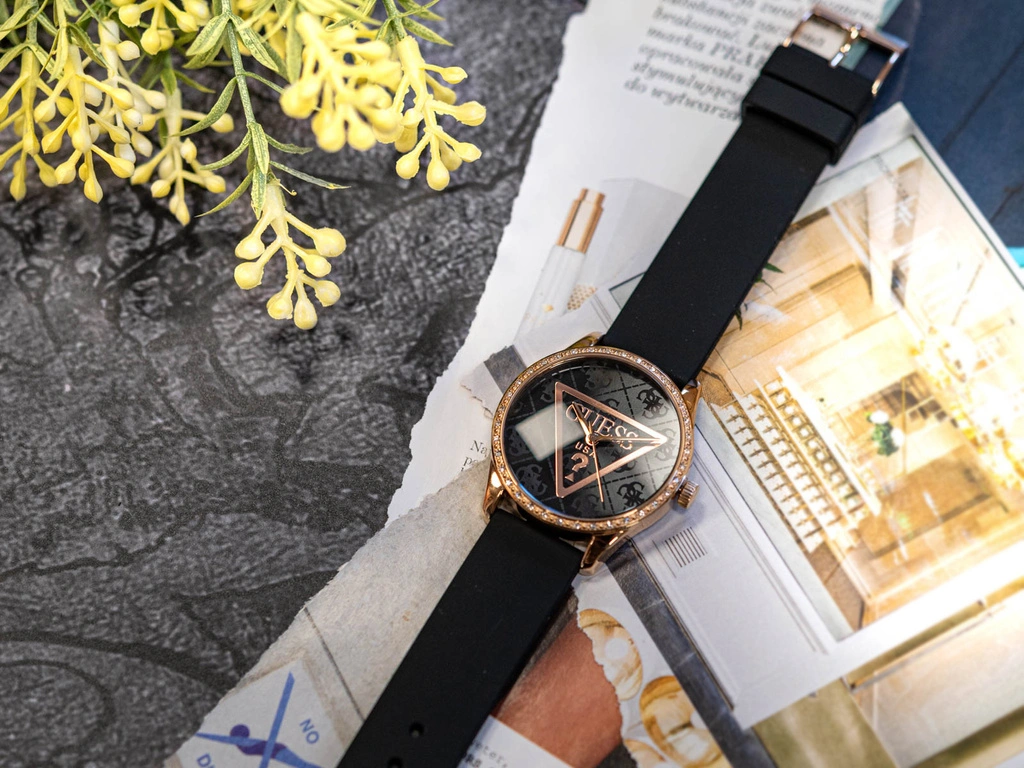 Zegarek damski GUESS GW0942L3 Roxy