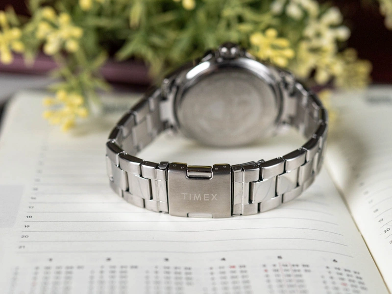 Zegarek męski TIMEX TW2W92700 Essex Day & Date