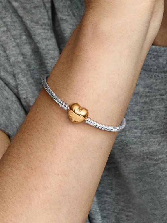 Bransoletka damska Pandora 568707C00-18 o splocie wężykowym z zapięciem w kształcie serca