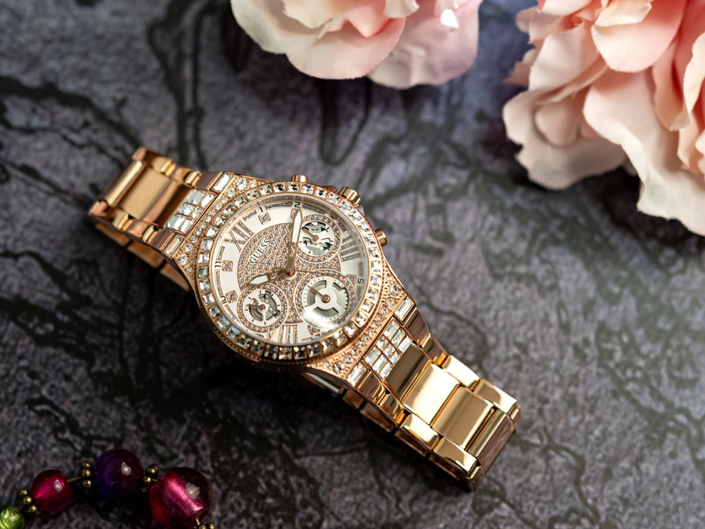 Zegarek damski GUESS GW0320L3 Moonlight