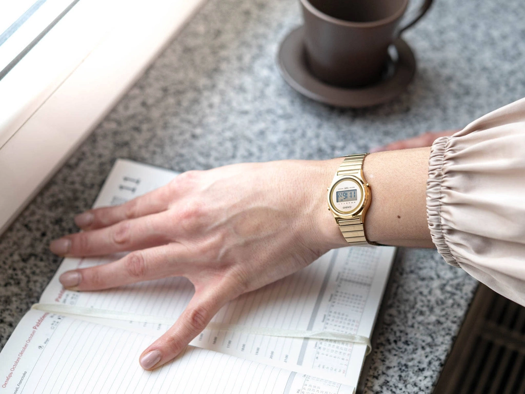 Zegarek damski CASIO LA700WEG-9AEF