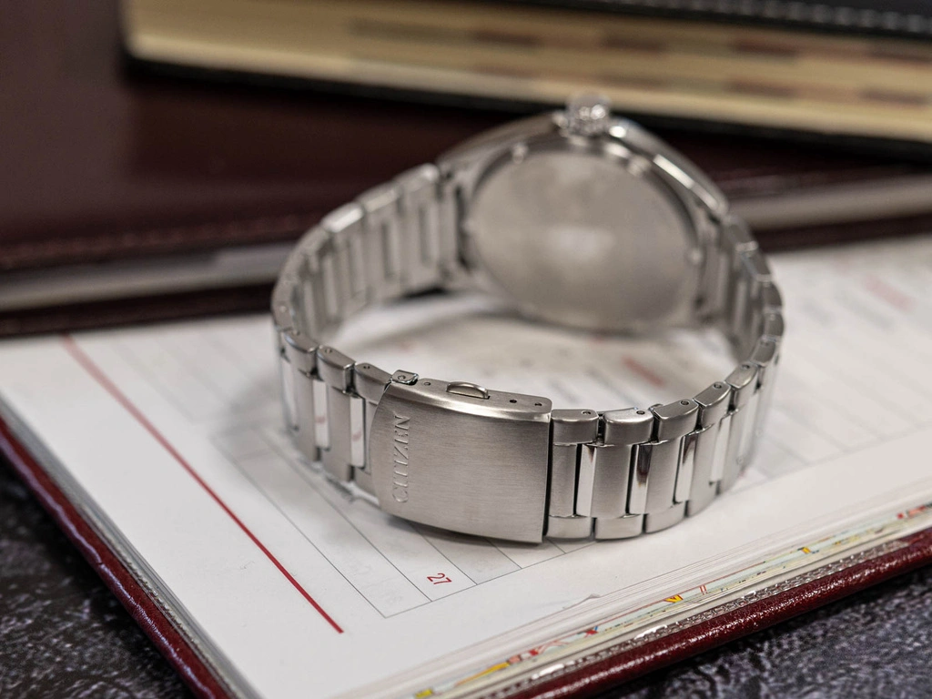 Zegarek męski Citizen AW1571-76L Military