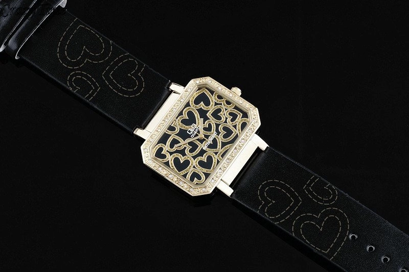 Zegarek damski Q&Q Q237J 108Y